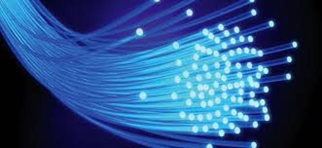 Inicios de la fibra óptica y de Arpanet