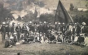 Las diferencias entre librecambistas y proteccionistas se acentúa. Los liberales reclaman un reforma electoral que de garantías.