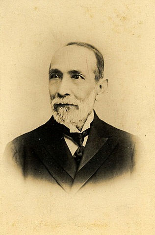 El gabinete de Quintero Calderón está compuesto por enemigos de la regenaración y partidarios de librecambismos que provocan la reacción de Caro. Caro asumirá de nuevo el poder ejecutivo.