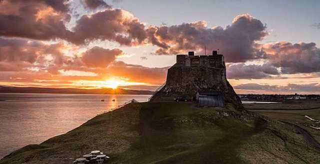 Vikinger plyndrer Lindisfarne