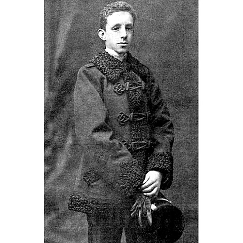 Alfonso XIII es coronado rey