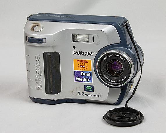 Avec le Sony Mavica on pouvait enregistrer, sur une disquette, une cinquantaine d’images.