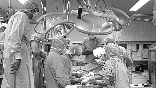 Primer transplante de órganos en humanos