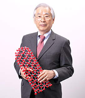 Descubrimiento oficial de nanotubos de carbono por Iijima Sumio