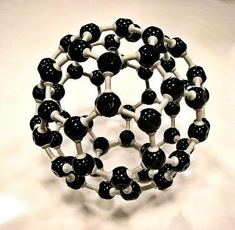 Se descubre la Buckyball