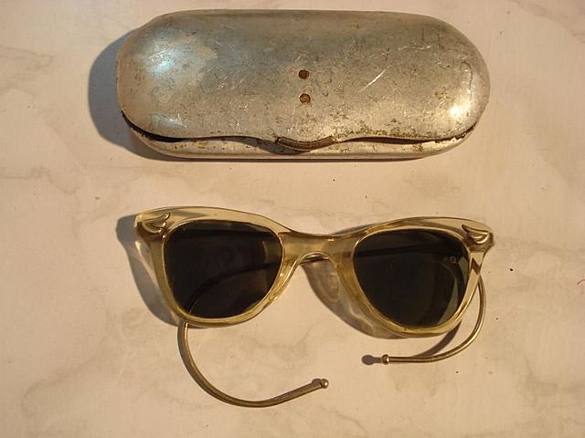 Sam Foster y las gafas de sol