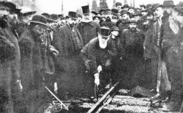 within hours of running out of credit the CPR reveived enough cash from Ottawa to finish by fall