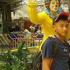 "My very first pic in my very first phone"