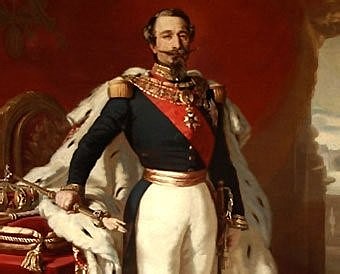 Napoleón III asume plenos poderes.