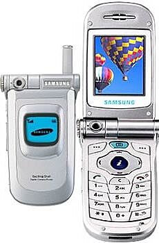 Premier téléphone avec appareil photo intégré