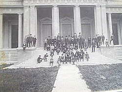 El INIC propuso la disolución y formación de CONACYT Consejo Nacional de Ciencia y Tecnología