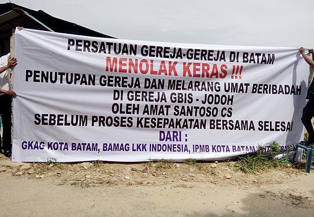 Relokasi 1 gereja di Batam 2016