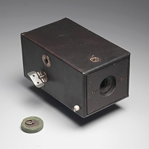 Premiers appareils photographiques Kodak de G. Eastman en vente en France
