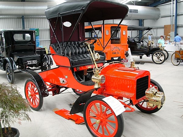 VOLANTE EN UN AUTO DE PRODUCCION EN SERIE
