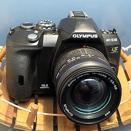 Diversification des appareils photos numériques se poursuit avec la sortie de l'Olympus Pen E-P1