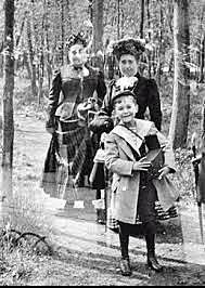 Jacques Henri Lartigue Takes First Photo