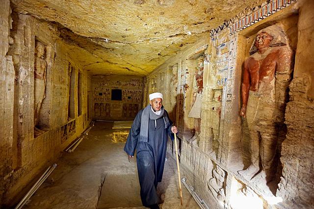 4,400-Year-Old Tomb of Priest Found