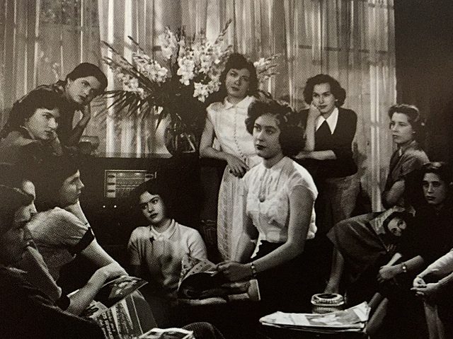 Tienen lugar las primeras emisiones de radio en México