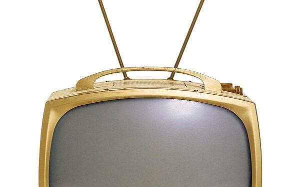 TELEVISION POR CABLE Y POR SATELITE