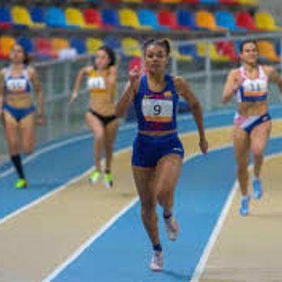 Timeline: 100 m llisos