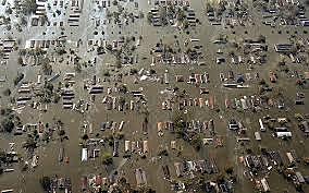 Hurricane Katrina hits New Orleans
