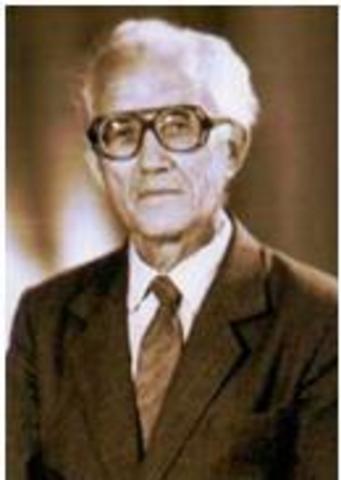 Родился  в деревне Владимировка Братского района в крестьянской семье