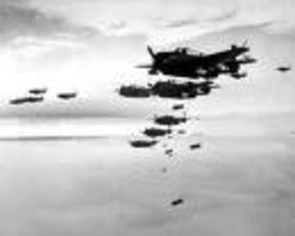 American planes bomb Japan