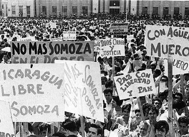 Primera protesta pública.