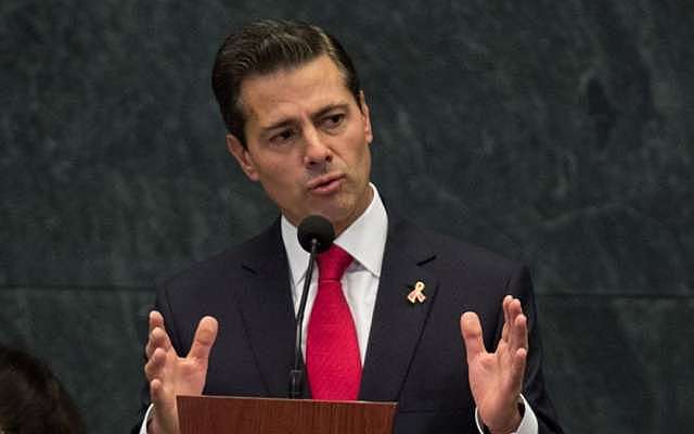 Peña Nieto toma la presidencia.
