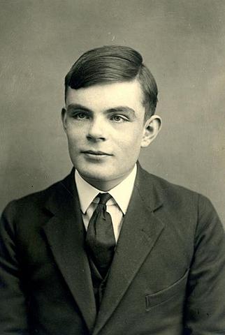 Nace Alan Turing conocido como el Padre de la Computación.