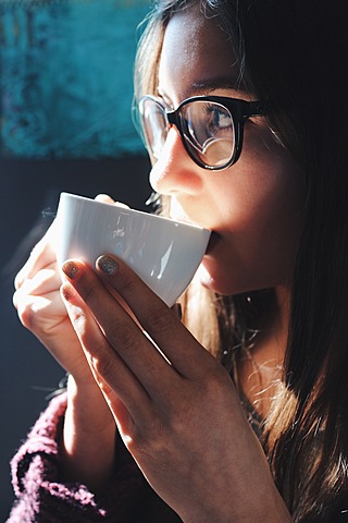 My parents open a coffee shop.