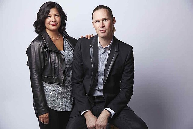 Michael Birch y Xochi Birch