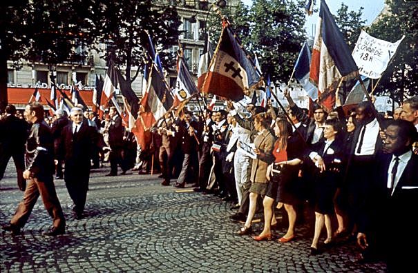 Les Gaullistes se rebiffent !