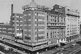 Revolución y hoteles