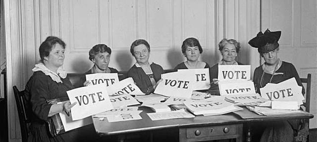 Las mujeres pueden votar en Inglaterra