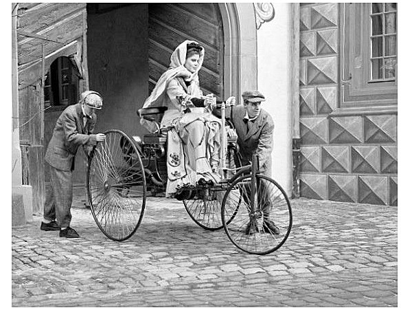 The first gasoline powered combustion engine built 1870