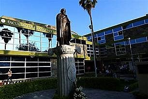 Nace Raul Rangel Frias