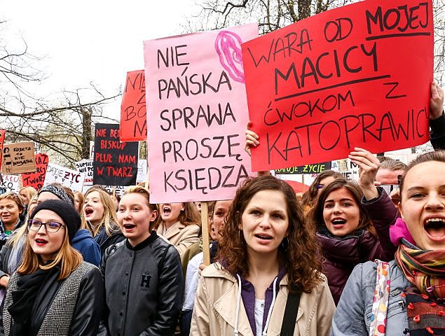 Las mujeres de negro en Polonia