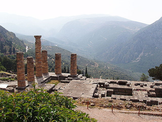 Templo Apolo en Delfos.