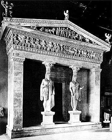 Tesoro de los Sifnios en santuario de Delfos.