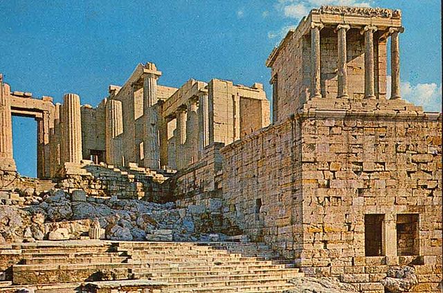 Propíleos de la acrópolis en Atenas.