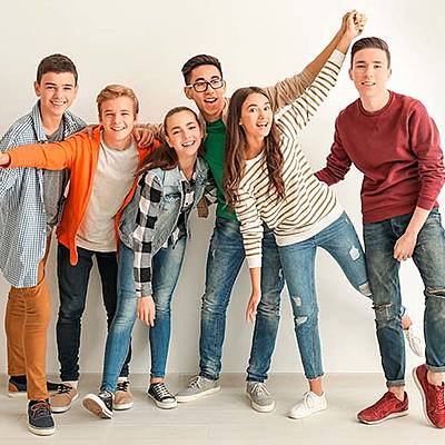 Timeline: La Adolescencia