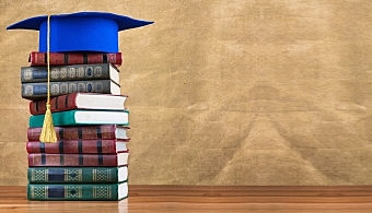 El Ministerio de Educación, mediante resolución 1671, aprobó la creación de la Fundación Universitaria Católica del Norte que se convierte en pionera de la educación Virtual en Colombia