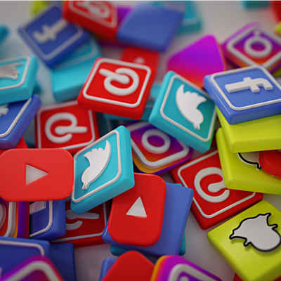 Timeline: Redes Sociales