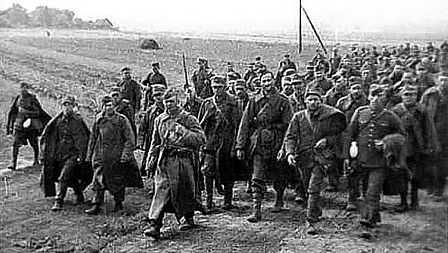 Tyskland invaderer Polen