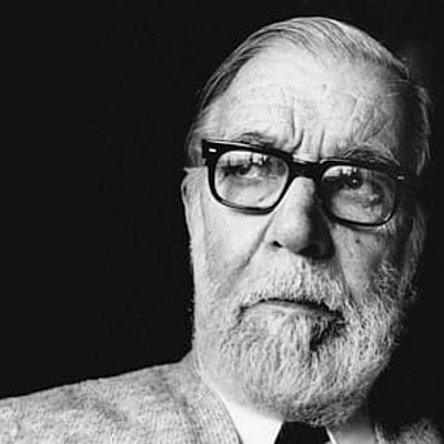 Timeline: Joan Oliver