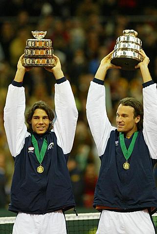 He won the Copa Davis tournament in 2004