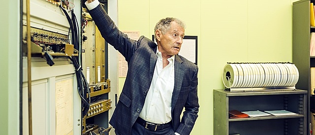 Conmutación de paquetes por Leonard Kleinrock.