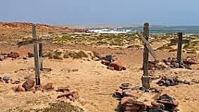 Cão reaches Cape Cross, where he erects his last padrão.