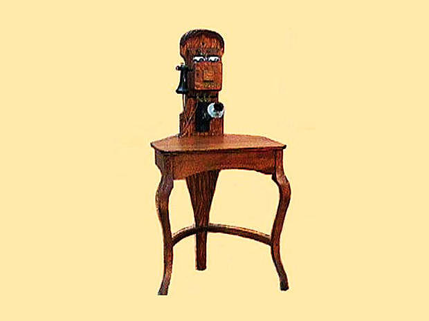 Kellogg Corner Vanity